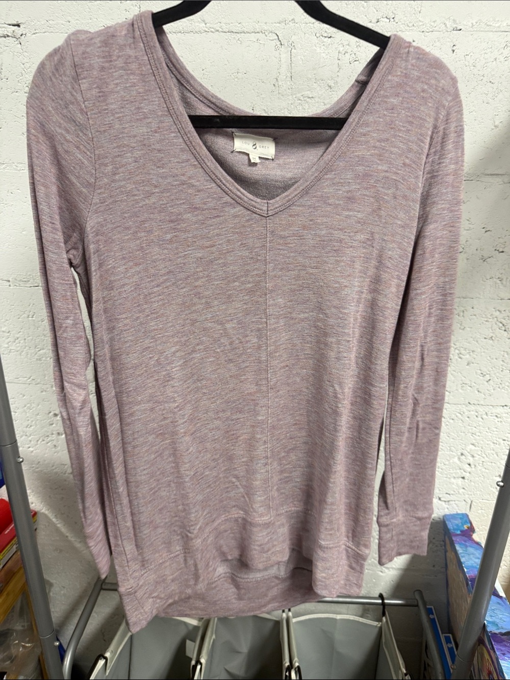 LOU GREY - Medium Heathered Lavender V-Neck Long Sleeve Top Sweater Lightweight